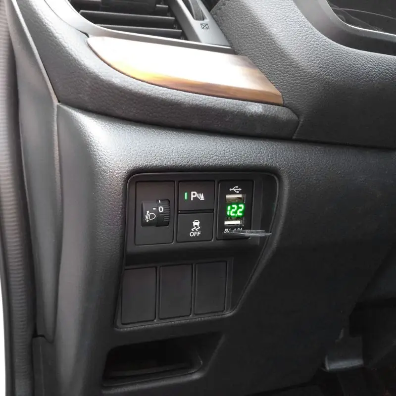 12V Dual USB Automašīnas Lādētājs LED Voltmetrs 4.8 Strāvas Adapteris Priekš Nissan Smart Tālrunis Dropshipping3