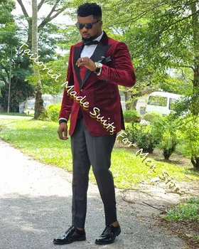 Līgavainis Uzvalku Kāzu Sarkanā Samta Bleizeri Veste Ar Melnas Bikses Kāzu Kleitas, Līgavainis Oficiāla Apģērba 3 Gabali, Luksusa Dizainu