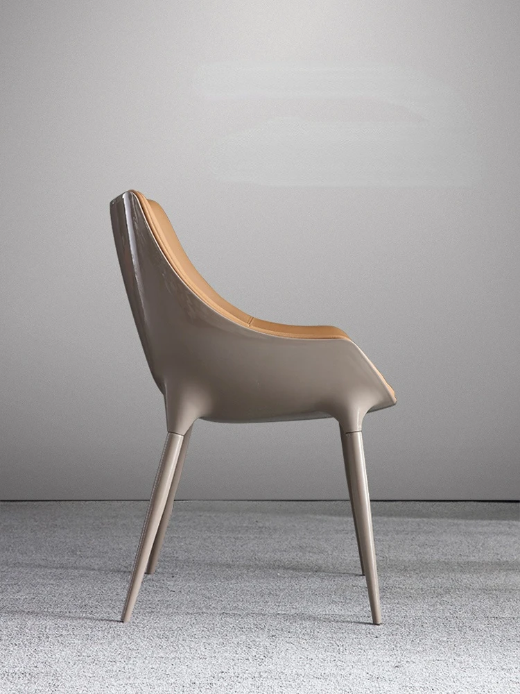 Īstas Ādas Ēdamistabas Krēsls Itāļu Stilā Gaismas Luksusa Mūsdienu Dizaineru Mājas Krēsls Ziemeļvalstu Vienkārši Pirmais Līmenis Pātagot Mēbeles4